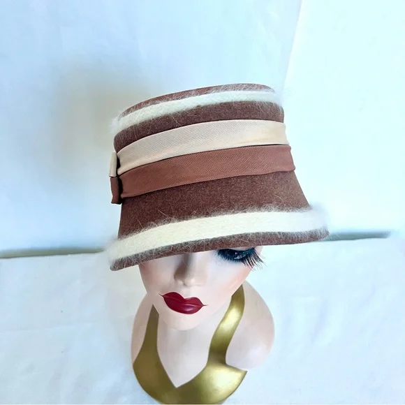 VINTAGE “ SHORLON” MOCHA COLOR FRALT HAT WITH CREAM COLOR  display picture 3